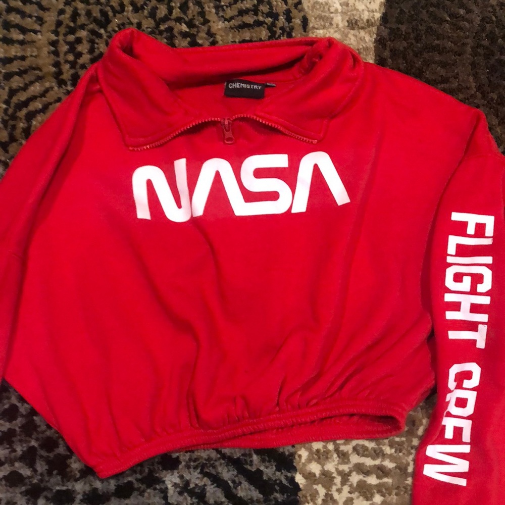 SALE‼️NWOT RED NASA CROPPED SHIRT